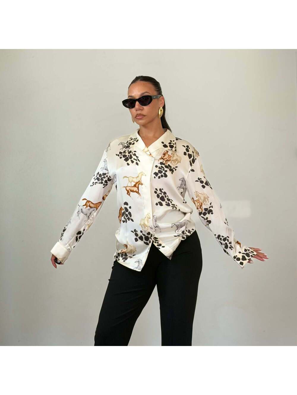 Escada - Picture 8 of 8